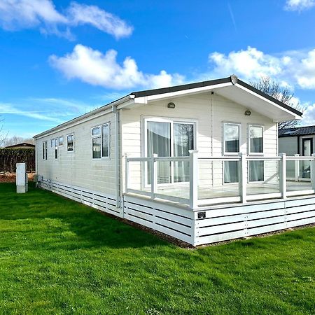 Bluebell Lodge, Dog Friendly South Cerney Exterior photo