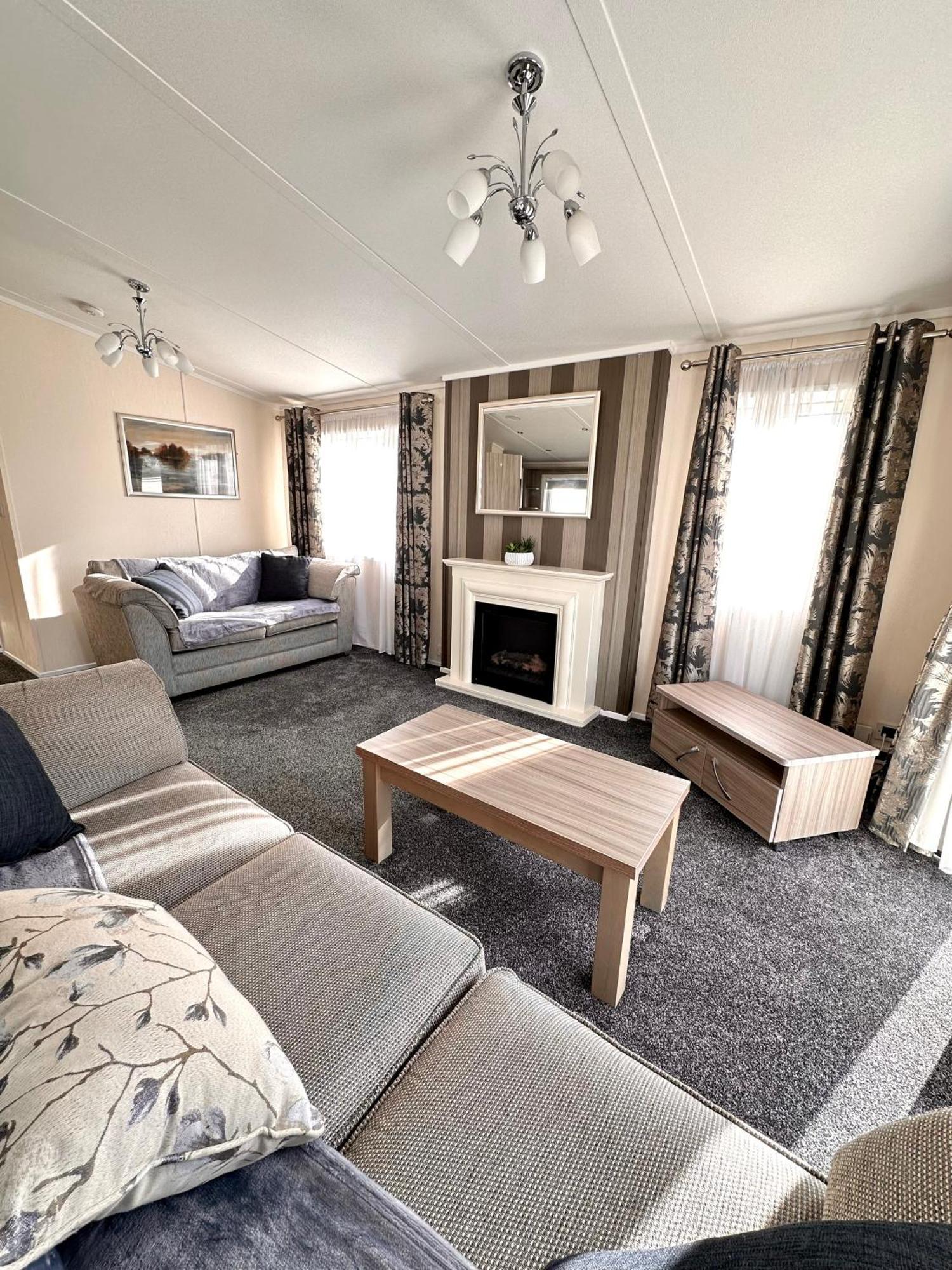 Bluebell Lodge, Dog Friendly South Cerney Exterior photo