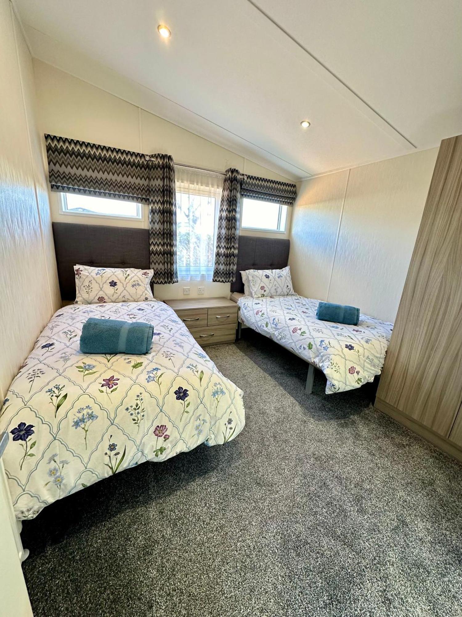 Bluebell Lodge, Dog Friendly South Cerney Exterior photo